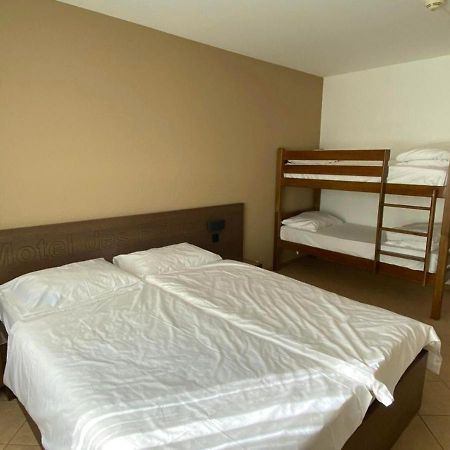 Motel Des Fleurs Servion Ngoại thất bức ảnh