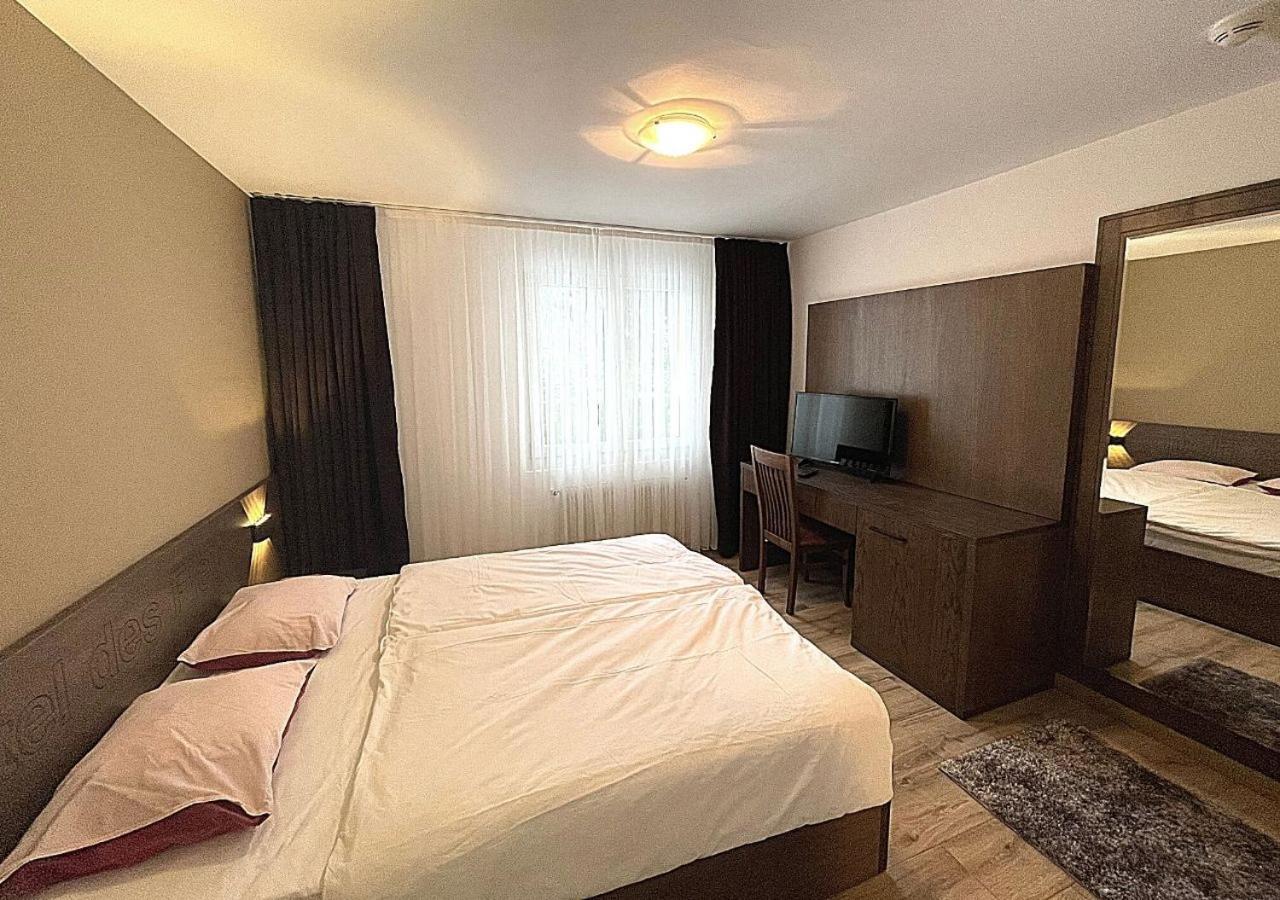 Motel Des Fleurs Servion Ngoại thất bức ảnh