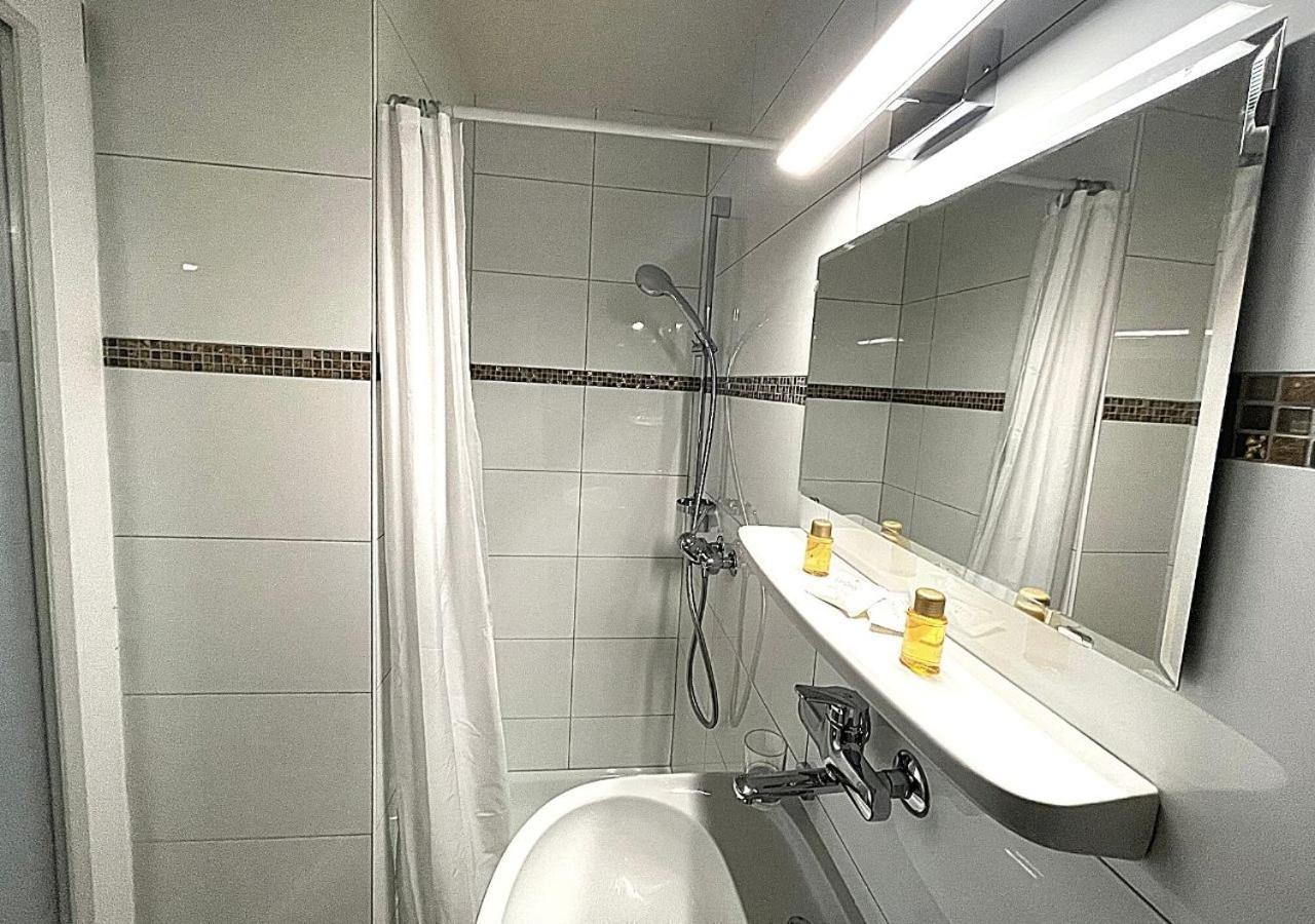 Motel Des Fleurs Servion Ngoại thất bức ảnh
