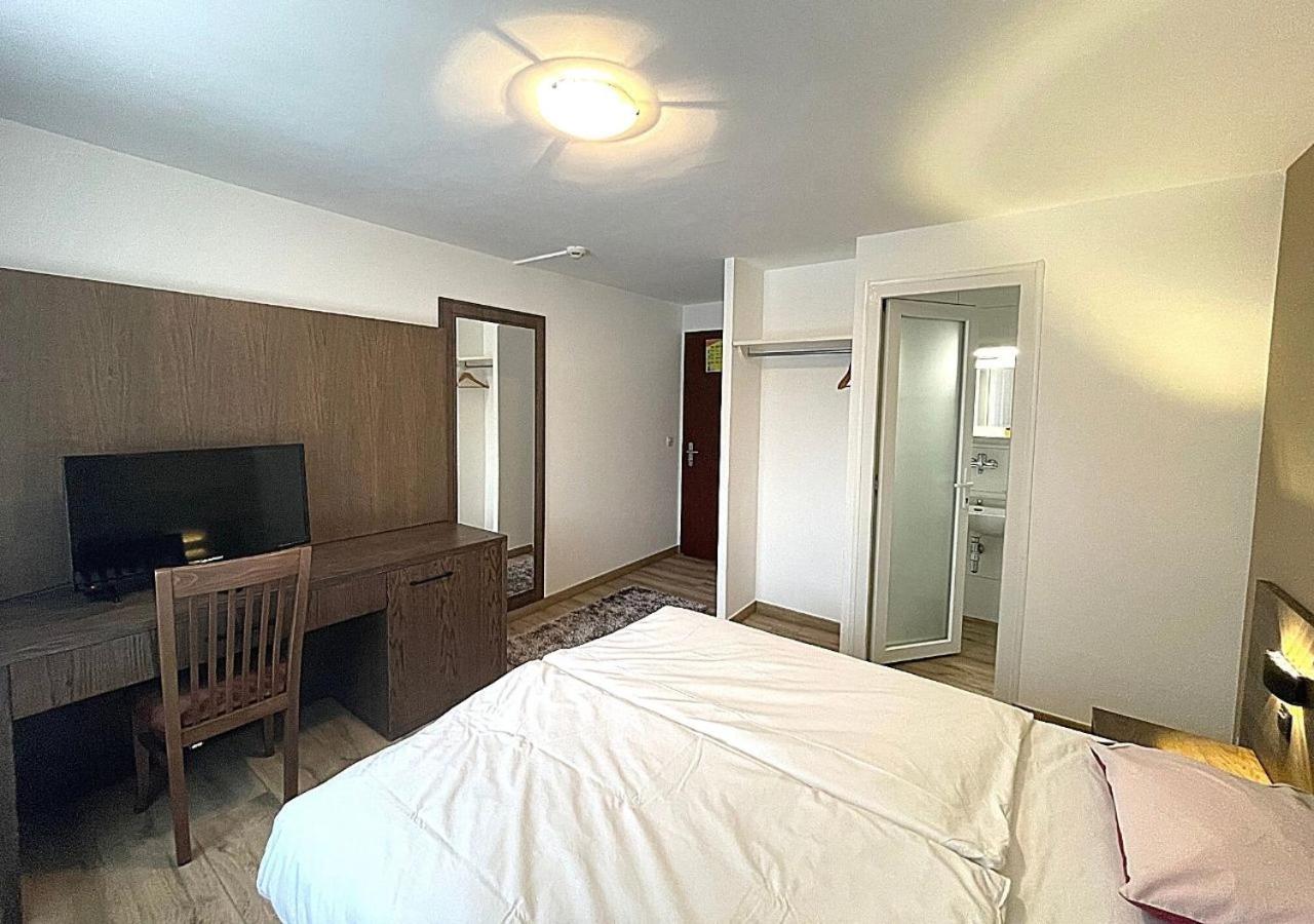 Motel Des Fleurs Servion Ngoại thất bức ảnh