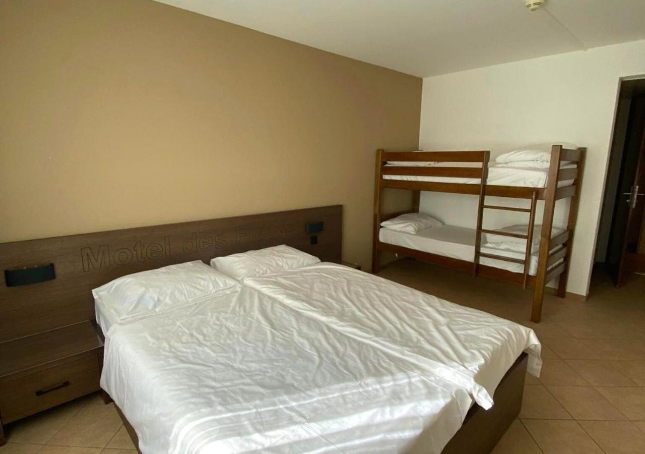 Motel Des Fleurs Servion Ngoại thất bức ảnh
